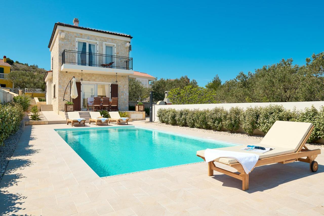 Sun Spalato Villa Cikas Murter Exterior photo